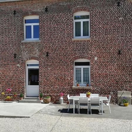 Au Coeur De L'Enclave Bed & Breakfast Moeuvres Eksteriør bilde