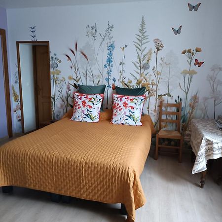 Au Coeur De L'Enclave Bed & Breakfast Moeuvres Eksteriør bilde